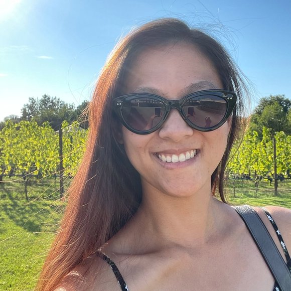 Meet the Posher Other - Meet your Posher, Emily